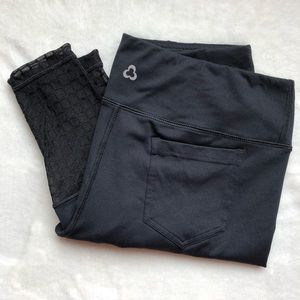 Titika black mid rise mesh ankle workout leggings size 6